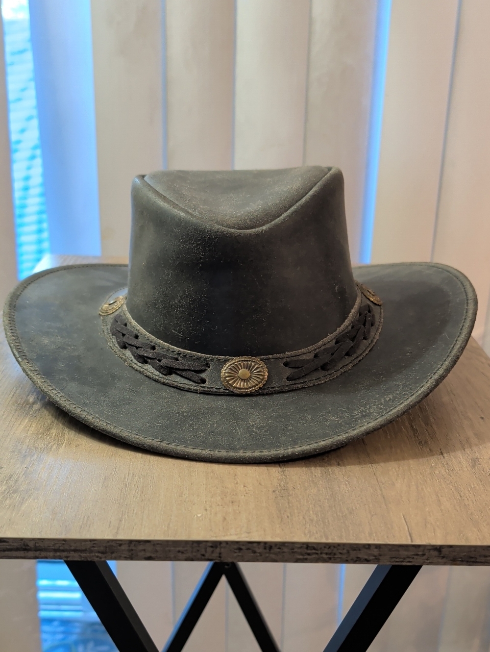 Walker And Hawkes Classic Men’s Antiqued Black Leather Western Outback Hat, L